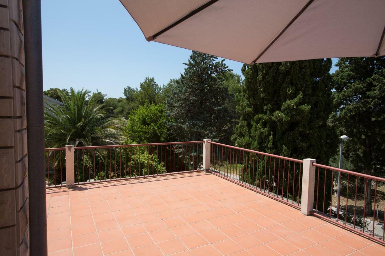 Apartment Supetar Blue Sky Buitenkant foto